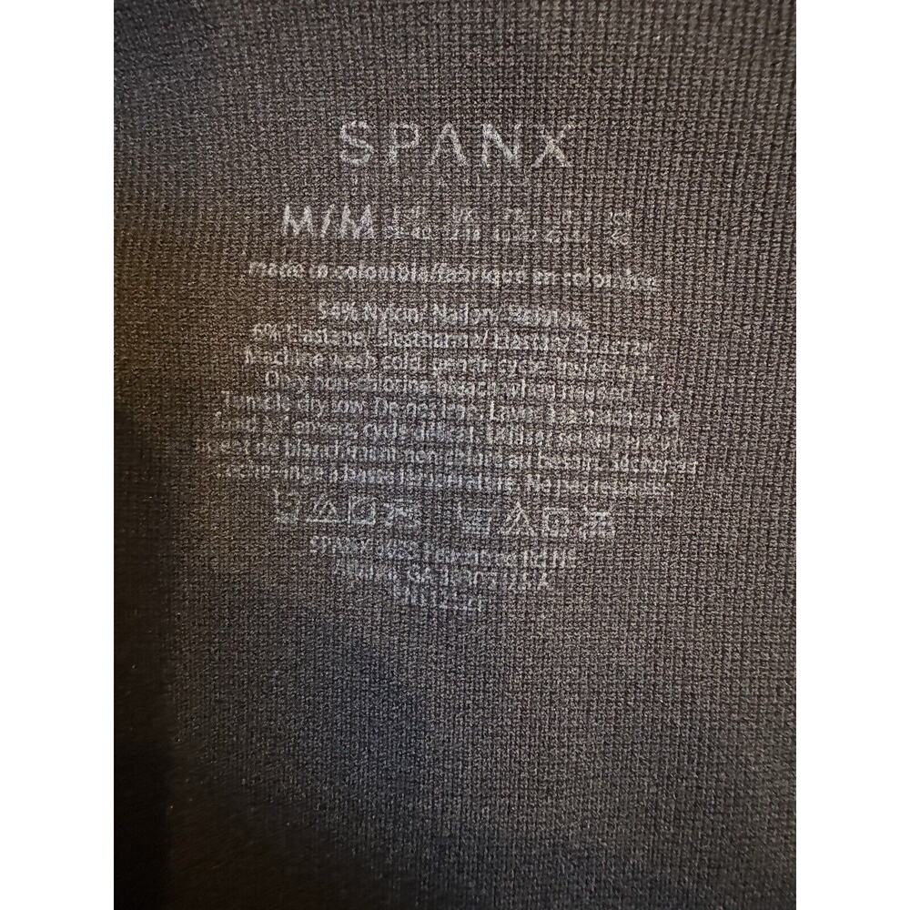 Spanx Women's Pull On Leggings Slimming Seamless Black SZ Medium  Nylon Blend - Picture 4 of 4